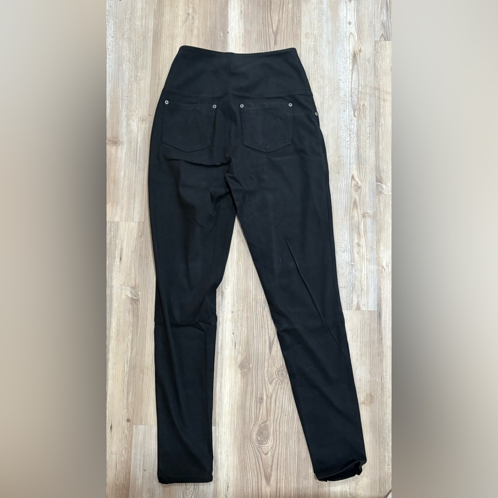 Ruby Ribbon Jean Leggings in Black - Picture 2 of 5